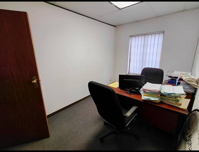 156M² OFFICE FOR SALE IN RANDJESPARK